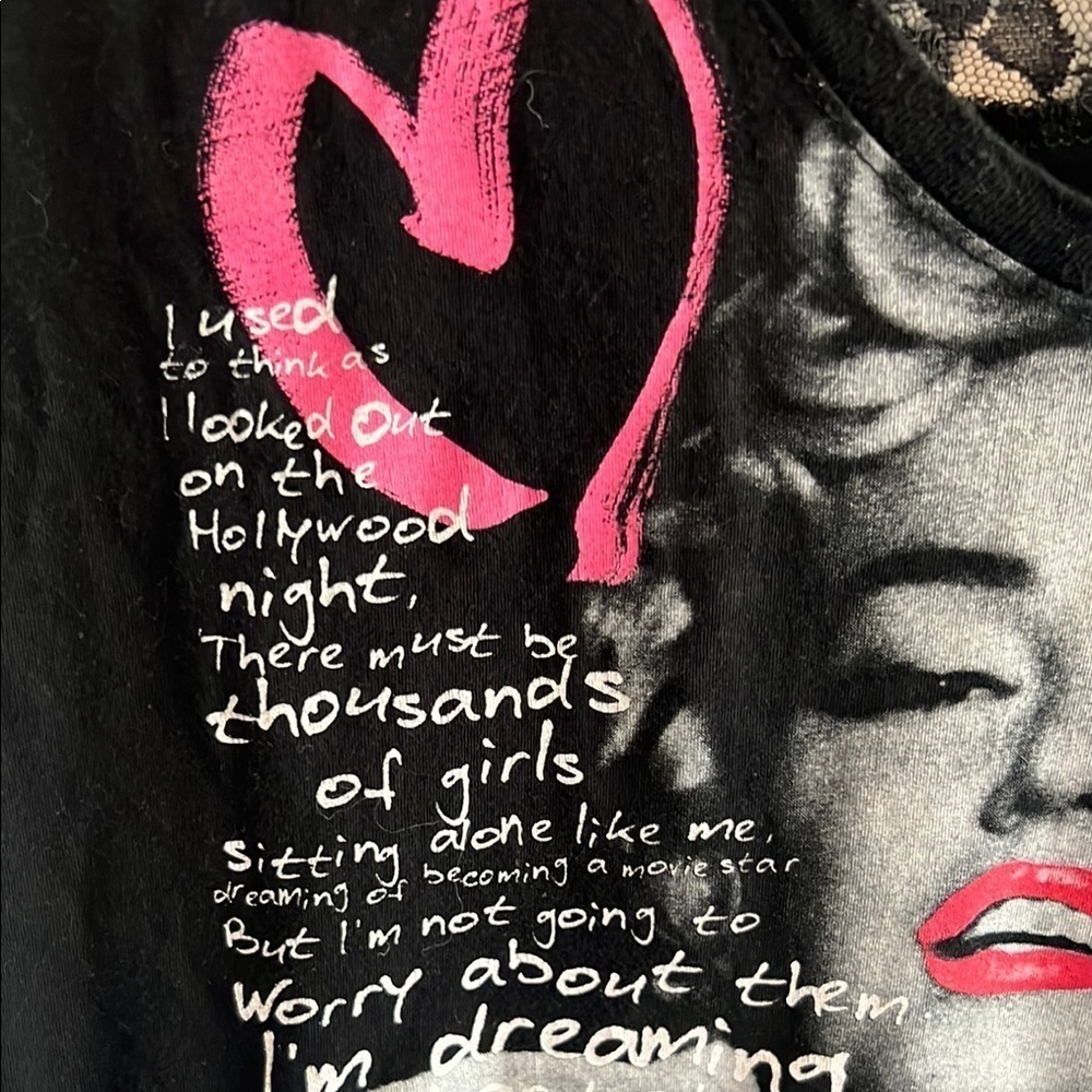 Black Graphic Tee of Marylin Monroe with Pink Accents - Extra large - Picture 3 of 6